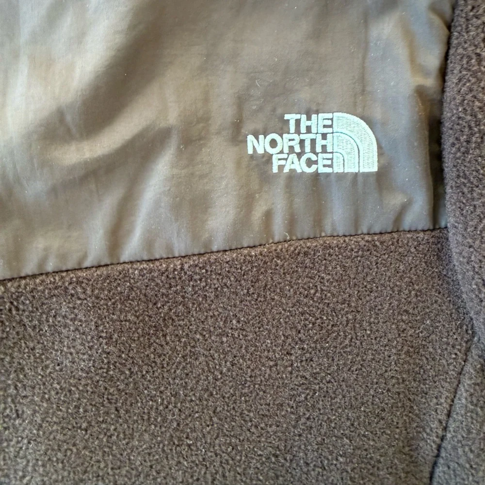The North Face Women’s Black Fleece Jacket - Picture 6 of 6